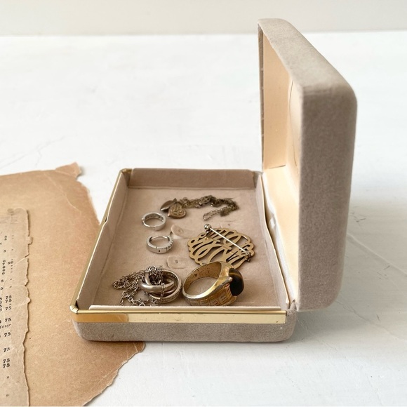 Nude Vintage Earrings Box Vintage Necklace Velvet Case Jewerly Box Neutral Taupe - Picture 5 of 10